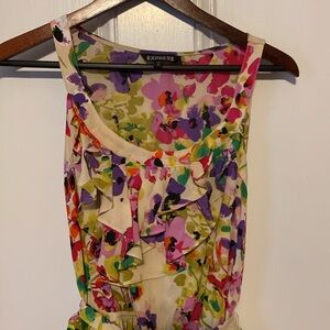 Express- Sleeveless Floral Dress. Skirt is Lined. Size Medium.